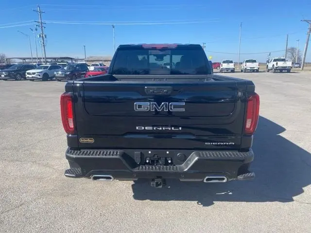 2023 GMC Sierra Denali Ultimate 4WD Crew Cab Short Box photo 5