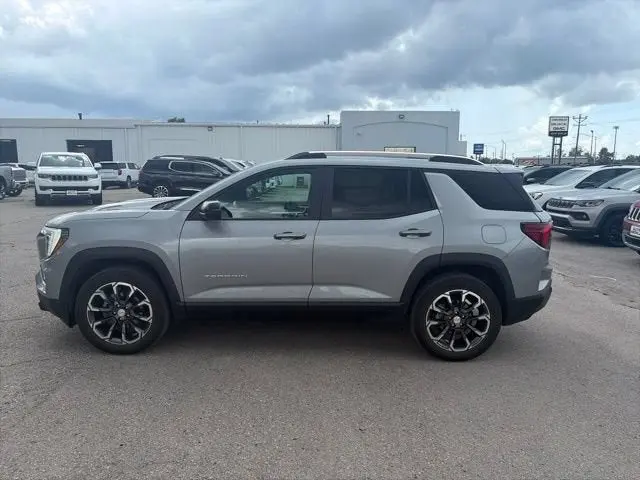 2025 GMC Terrain Elevation AWD photo 3