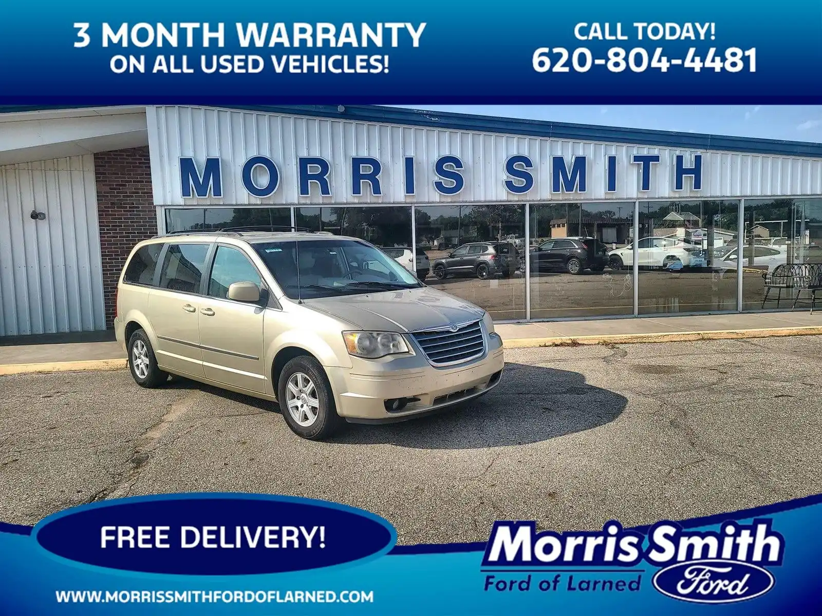 2010 Chrysler Town & Country Touring's photo