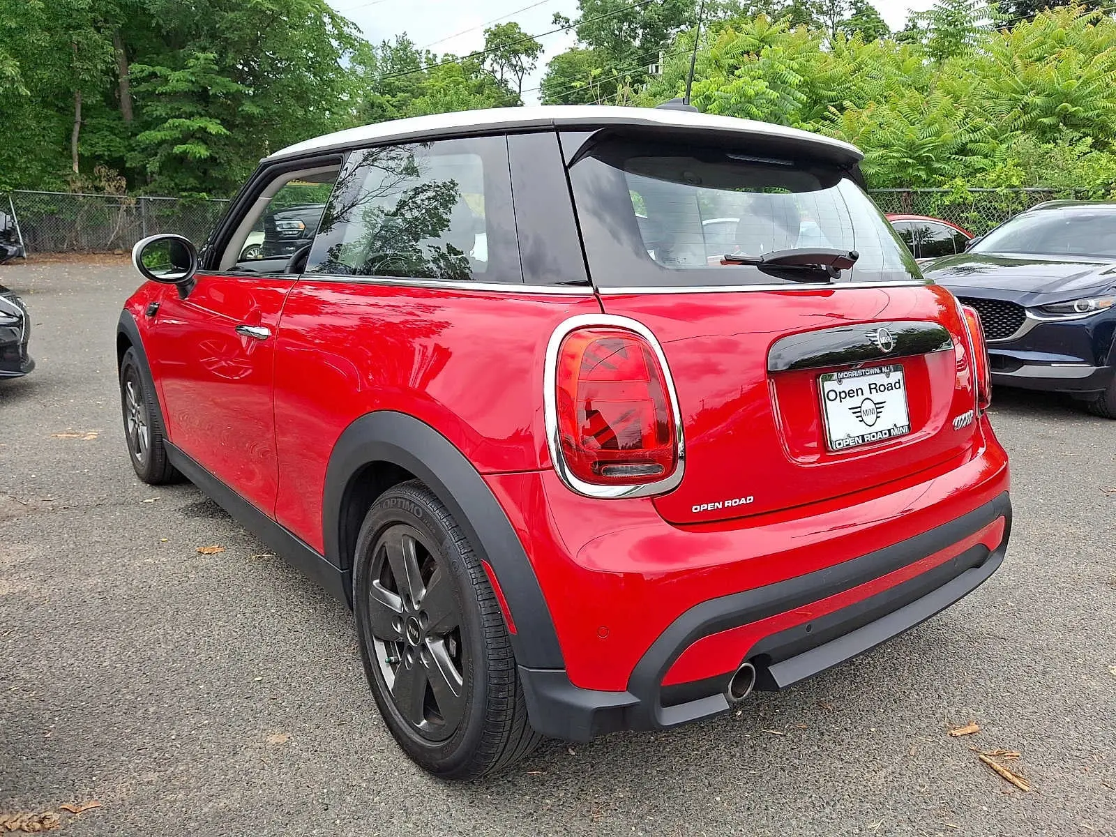 2024 MINI Hardtop Cooper photo 4