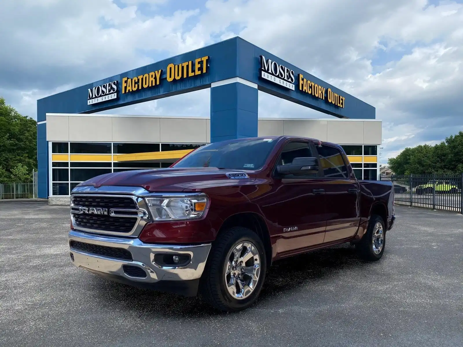 2023 RAM 1500 Big Horn/Lone Star 4WD Crew Cab 5'7's photo