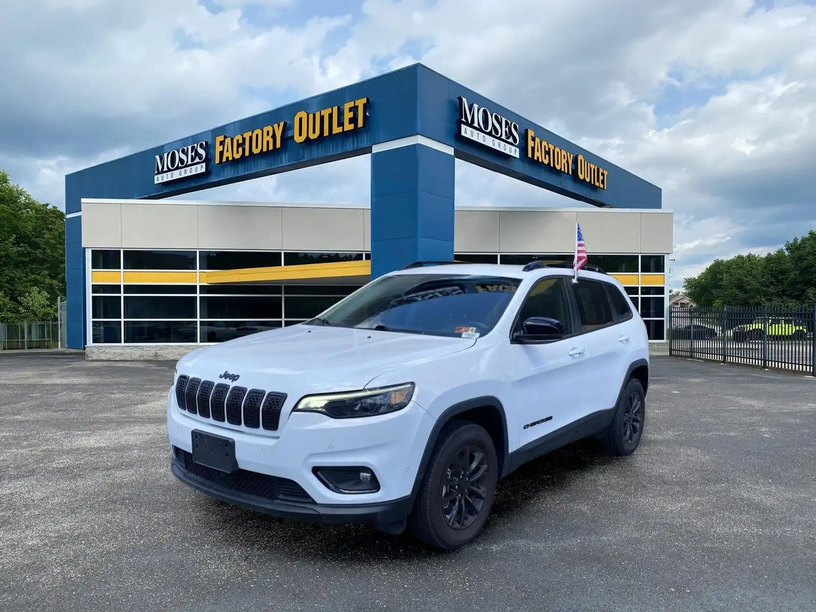 2023 Jeep Cherokee Altitude Lux 4WD's photo