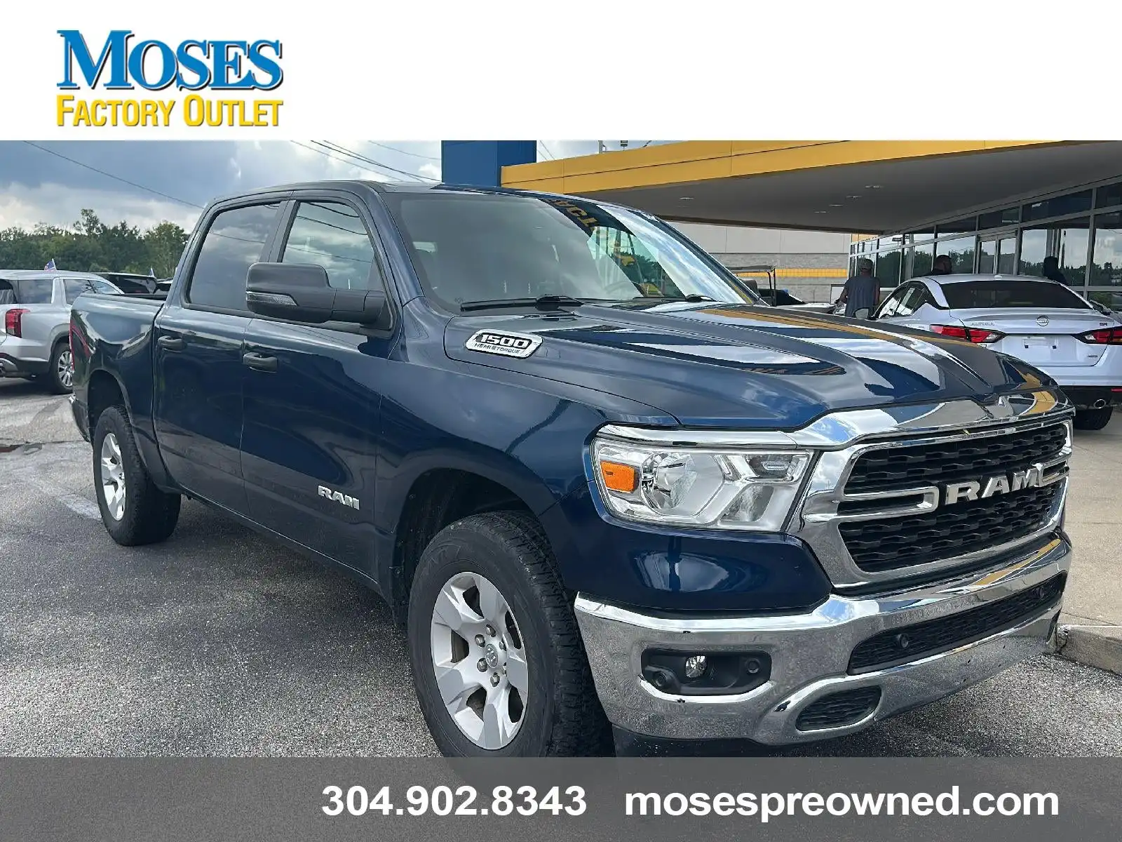 2023 RAM 1500 Big Horn/Lone Star 4x4 Crew Cab 5'7's photo