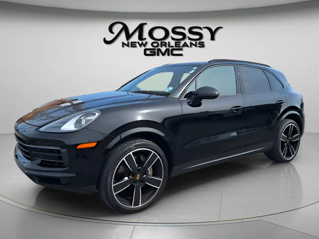 2023 Porsche Cayenne Platinum Edition's photo