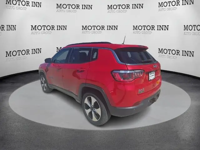 2017 Jeep Compass Latitude 4X4 photo 3