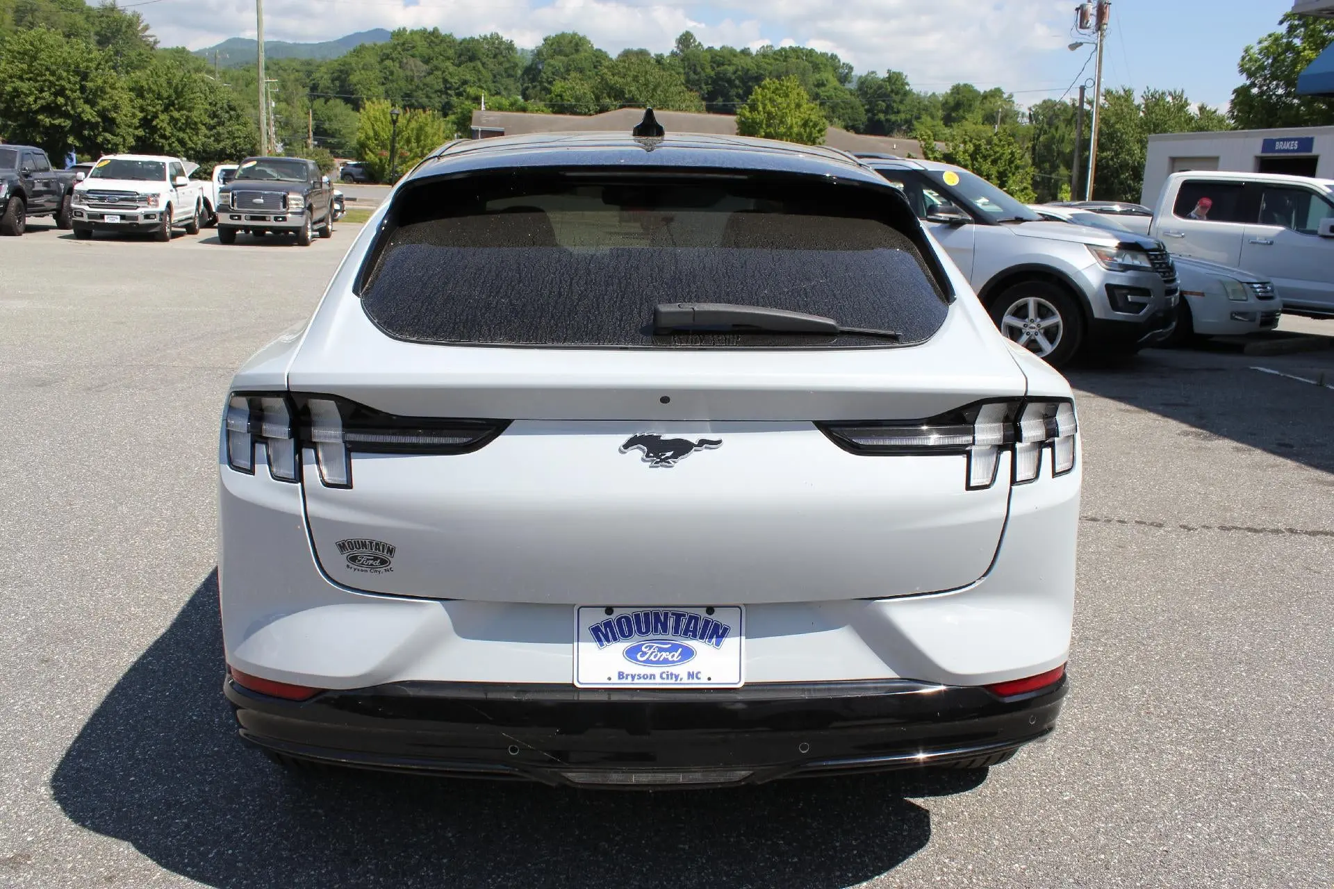 2022 Ford Mustang-Mach-e Premium photo 3
