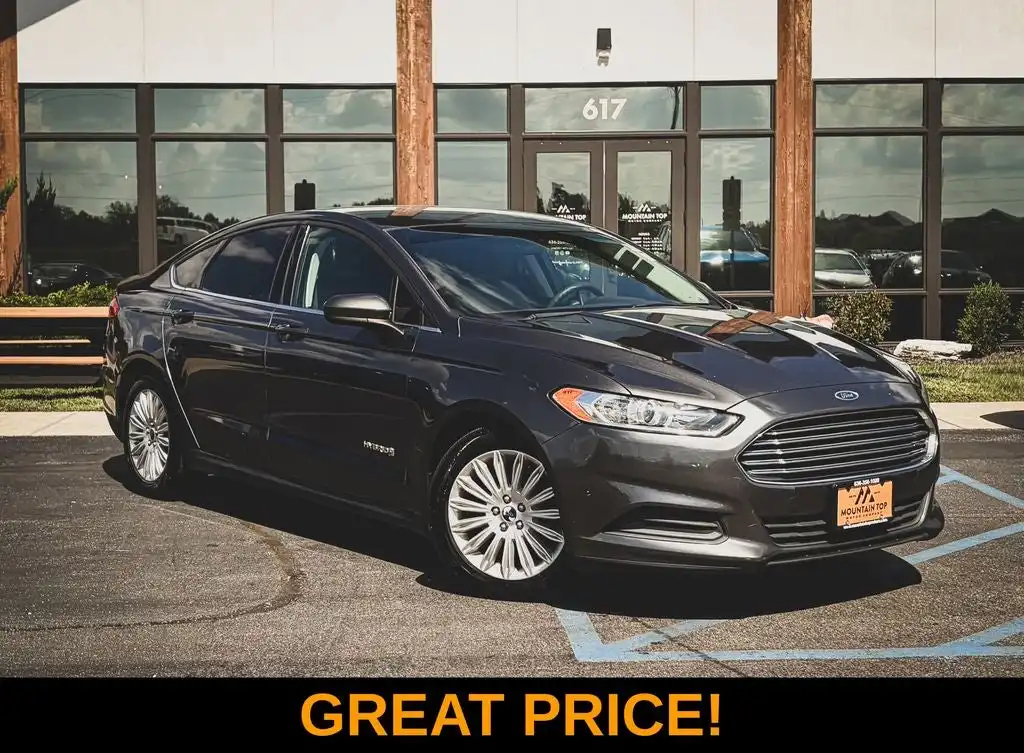 2016 Ford Fusion S FWD's photo