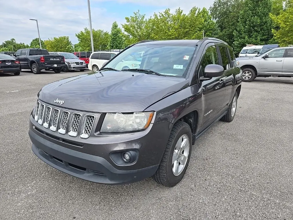 2015 Jeep Compass Latitude photo 3