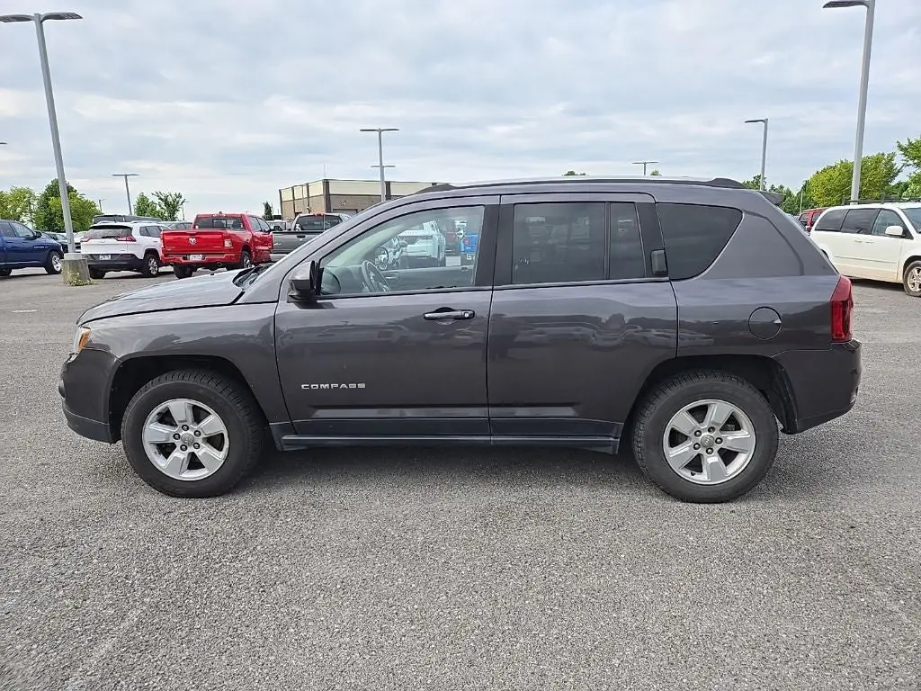 2015 Jeep Compass Latitude photo 4