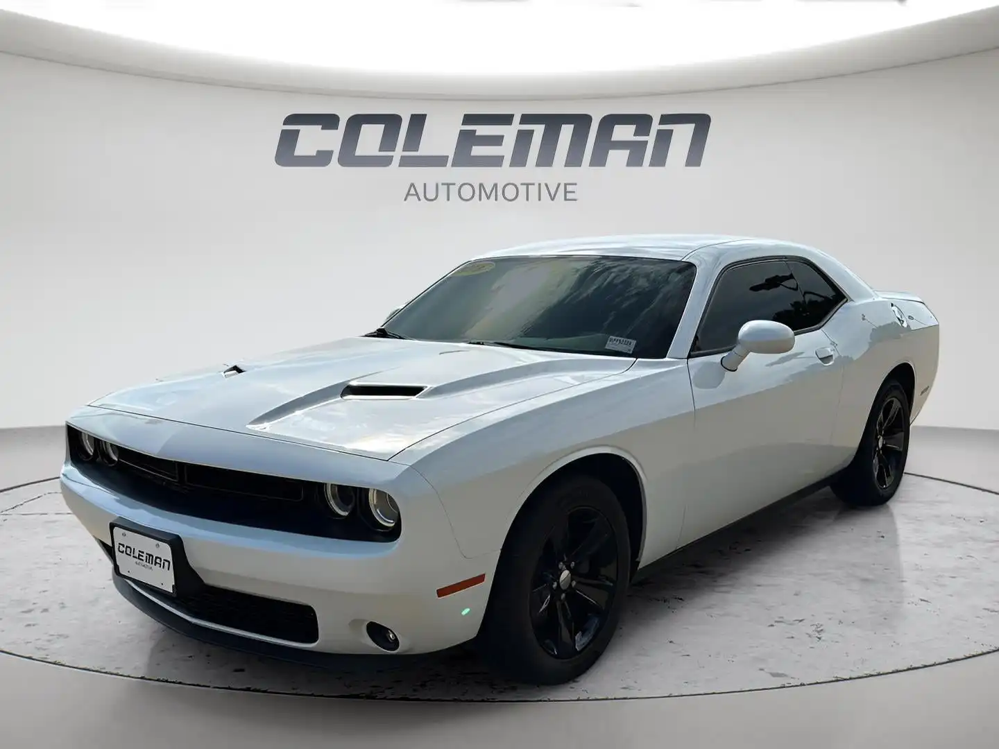 2019 Dodge Challenger SXT Auto's photo