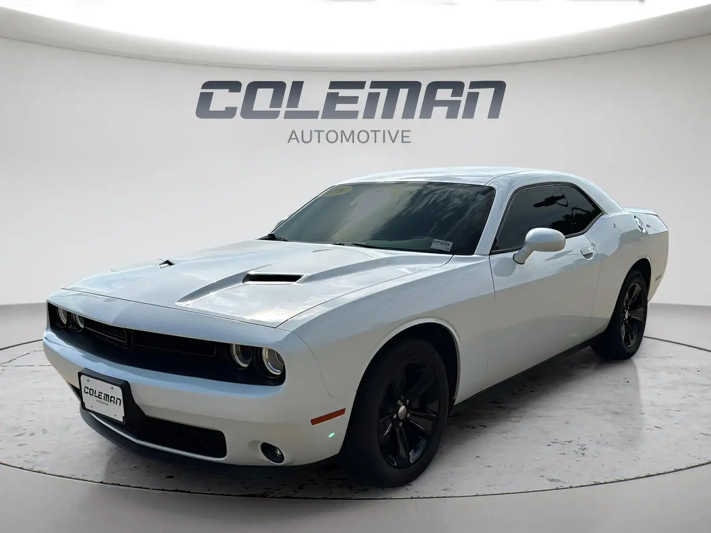 2019 Dodge Challenger SXT Auto's photo