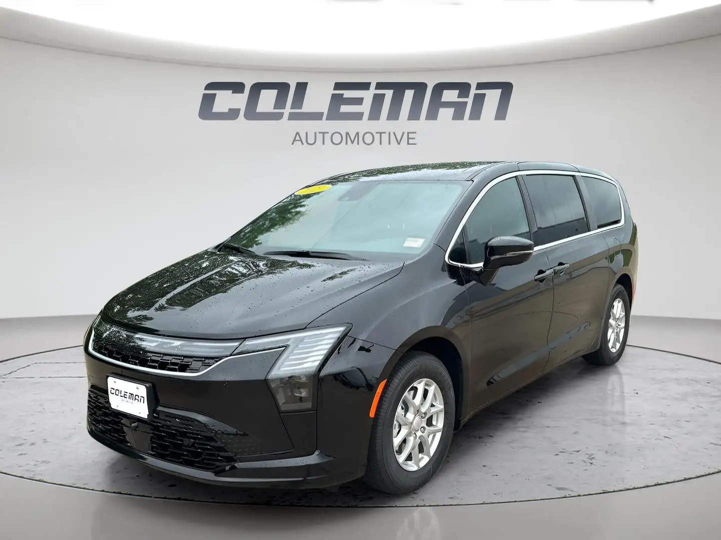 2027 Chrysler Pacifica Select photo 1