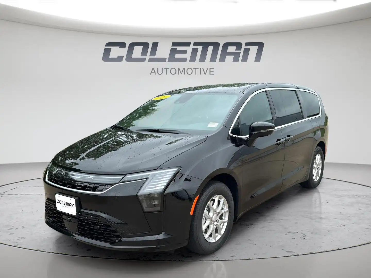 2027 Chrysler Pacifica Select's photo