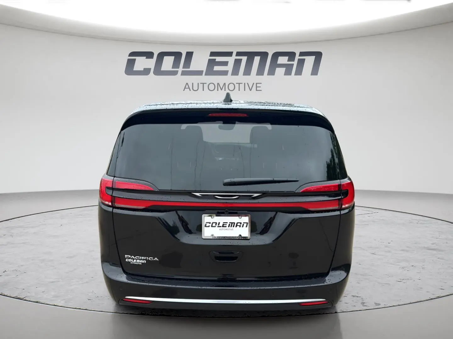 2027 Chrysler Pacifica Select photo 4