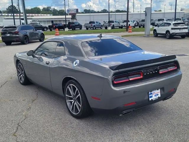 2023 Dodge Challenger R/T photo 5