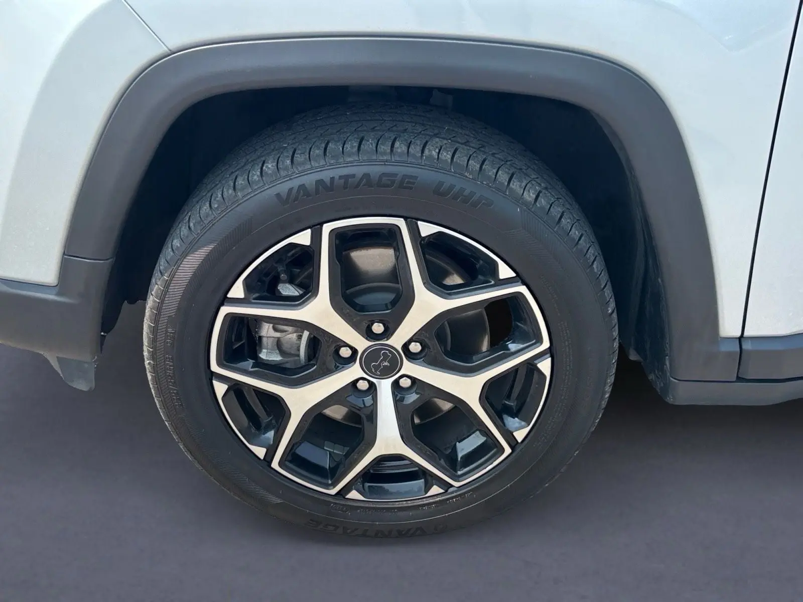 2025 Jeep Compass Limited 4X4 photo 5