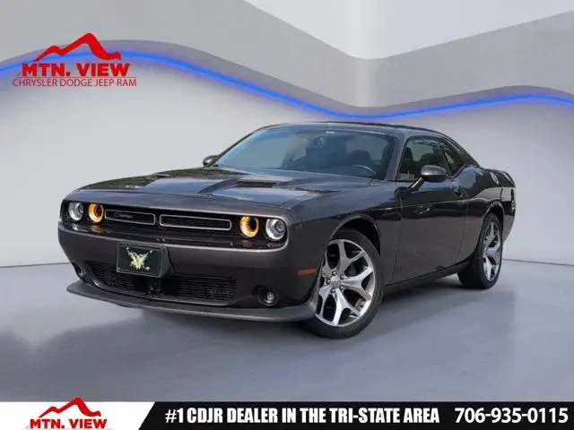 2016 Dodge Challenger SXT Plus photo 1