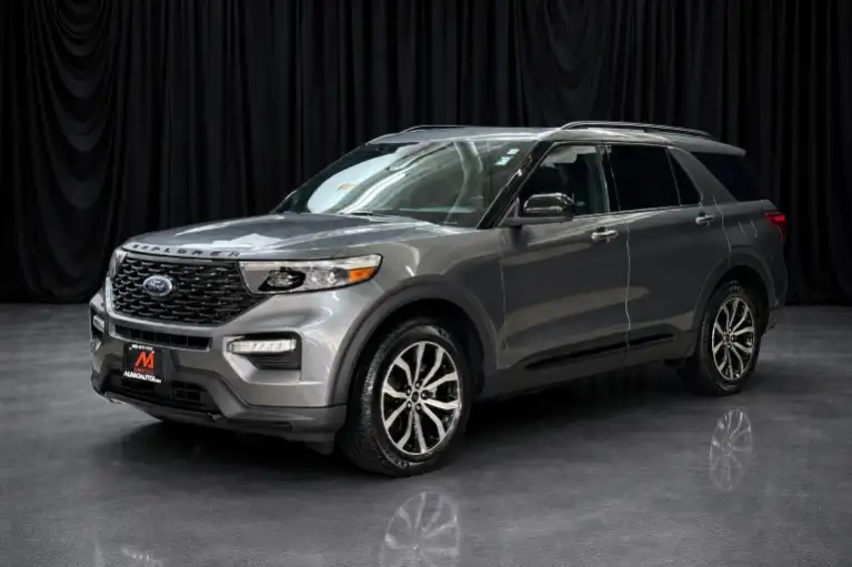 2022 Ford Explorer ST-LINE 4WD's photo