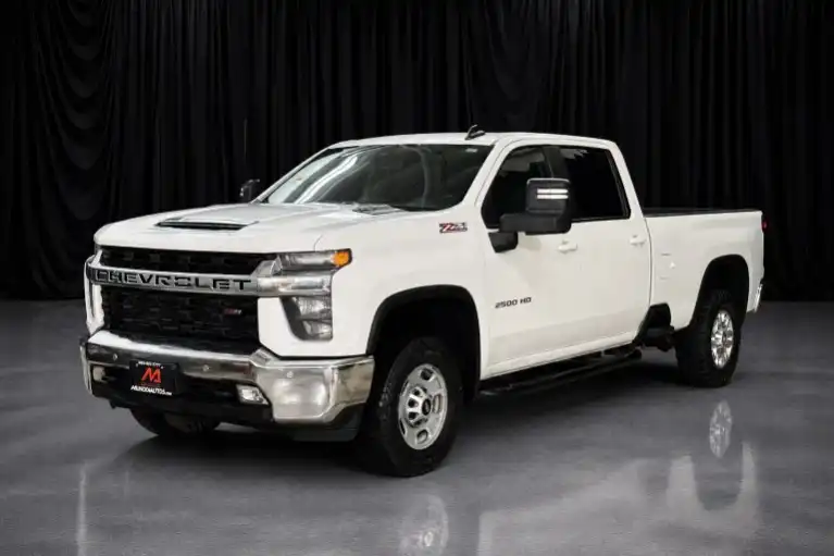 2023 Chevrolet Silverado HD LT 4WD Crew Cab Long Box's photo