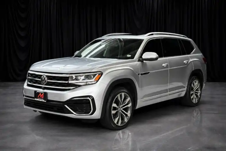 2022 Volkswagen Atlas 3.6L SEL Premium R-Line 4Motion's photo