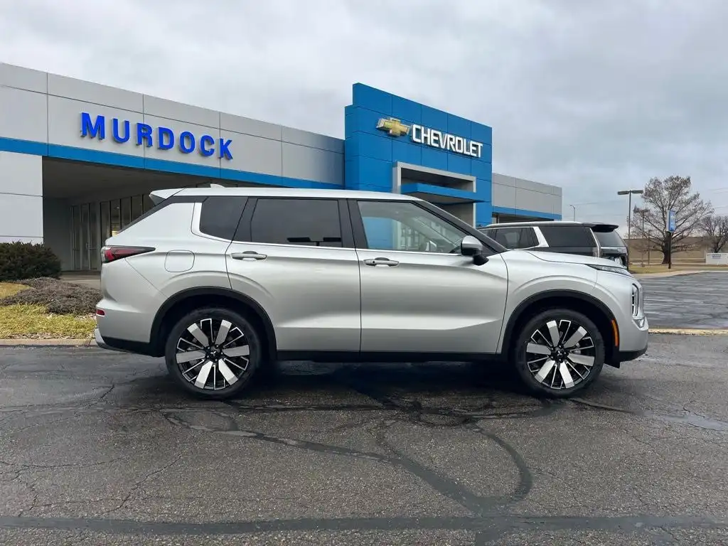 2026 Mitsubishi Outlander SE S-AWC's photo