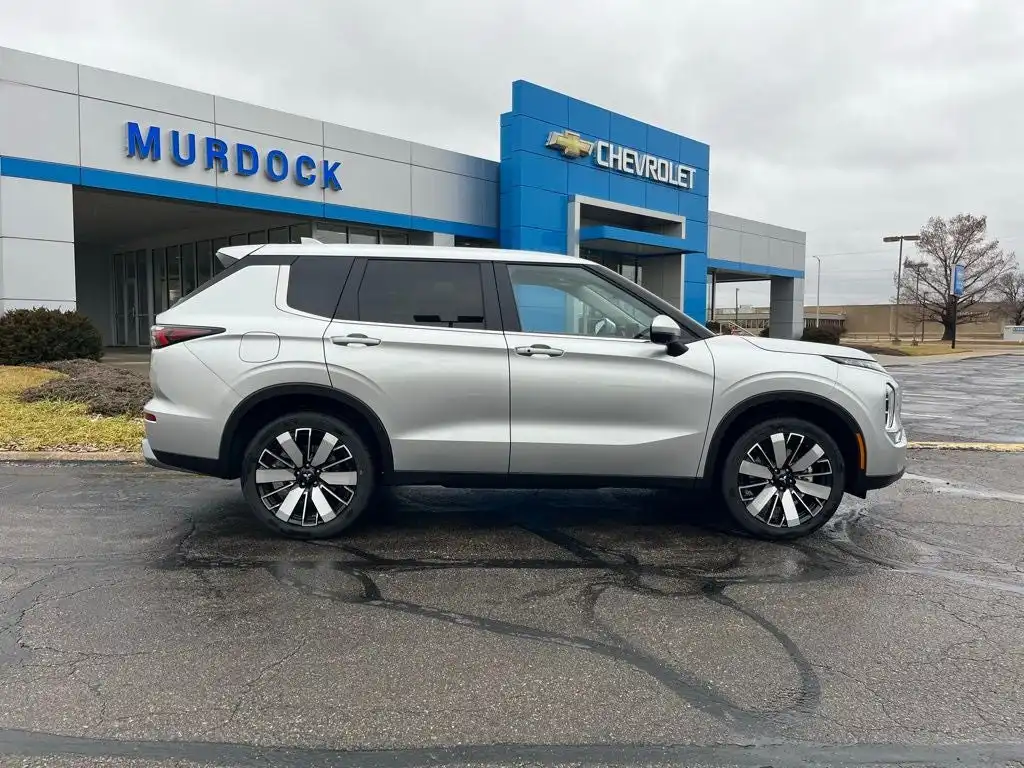 2026 Mitsubishi Outlander SE S-AWC's photo