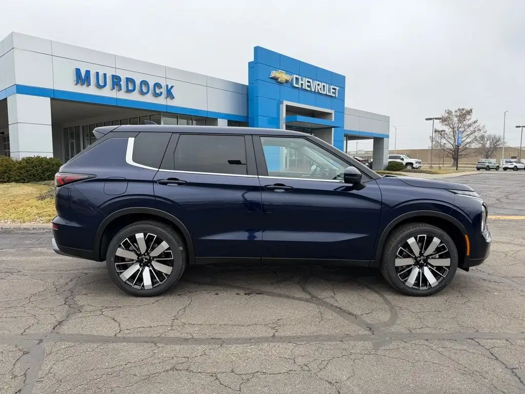 2026 Mitsubishi Outlander SE S-AWC's photo