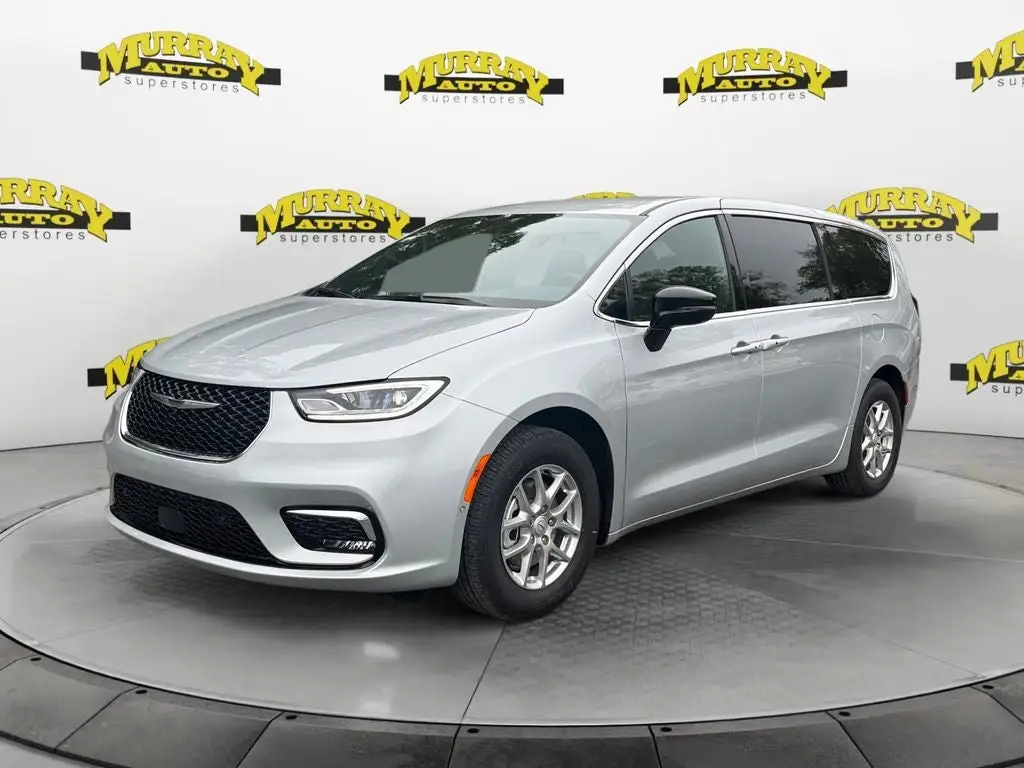 2026 Chrysler Pacifica Select photo 1