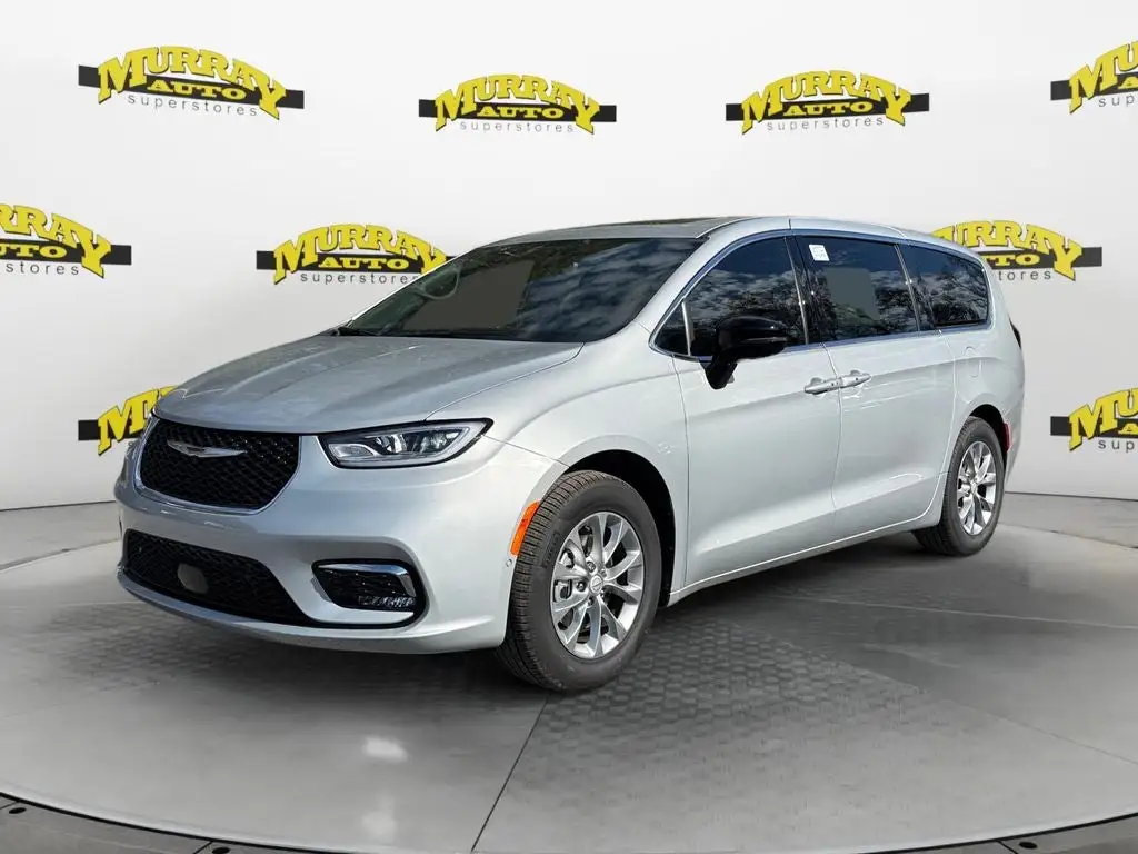2026 Chrysler Pacifica Limited photo 1