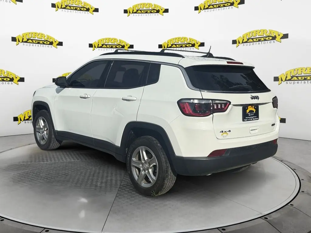 2023 Jeep Compass Latitude 4X4 photo 3