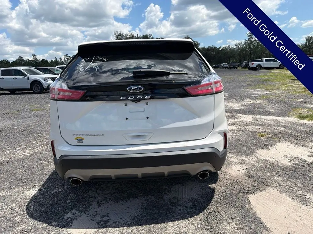 2021 Ford Edge Titanium photo 5