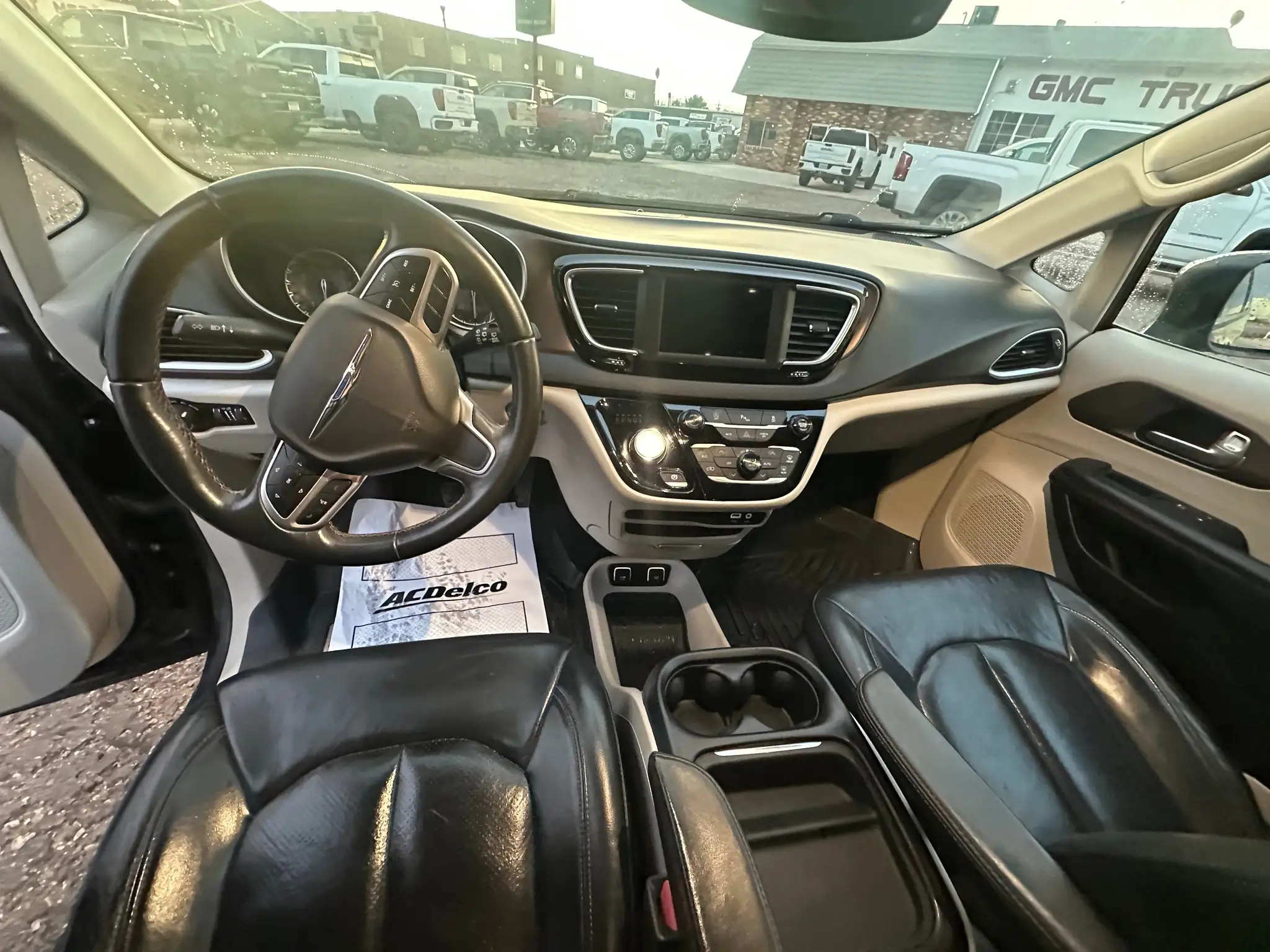 2018 Chrysler Pacifica Touring L photo 1