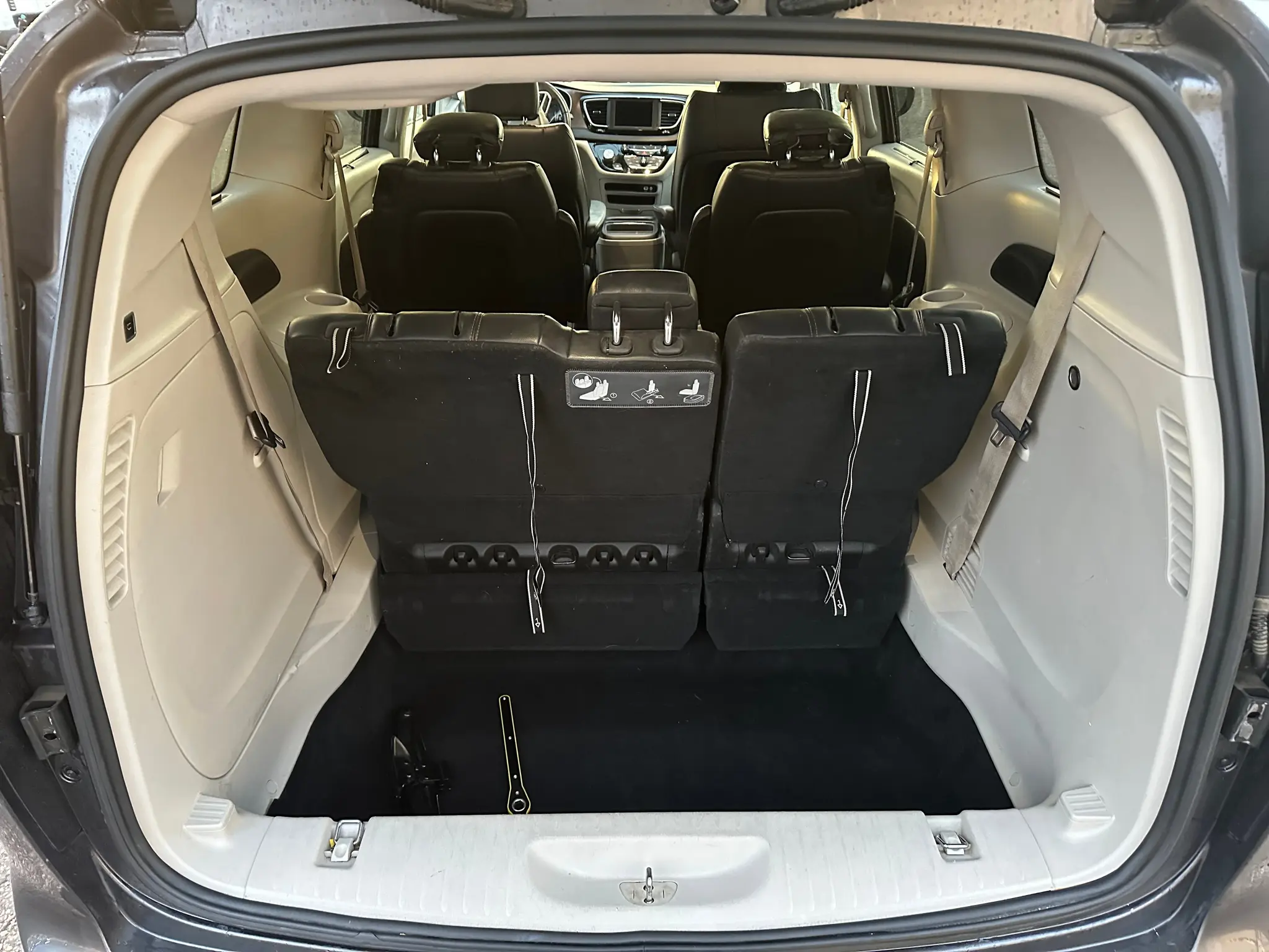 2018 Chrysler Pacifica Touring L photo 3