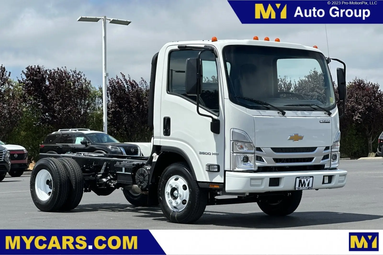 2026 Chevrolet Low Cab Forward 3500 Gas 109" WB Regular Cab photo 1