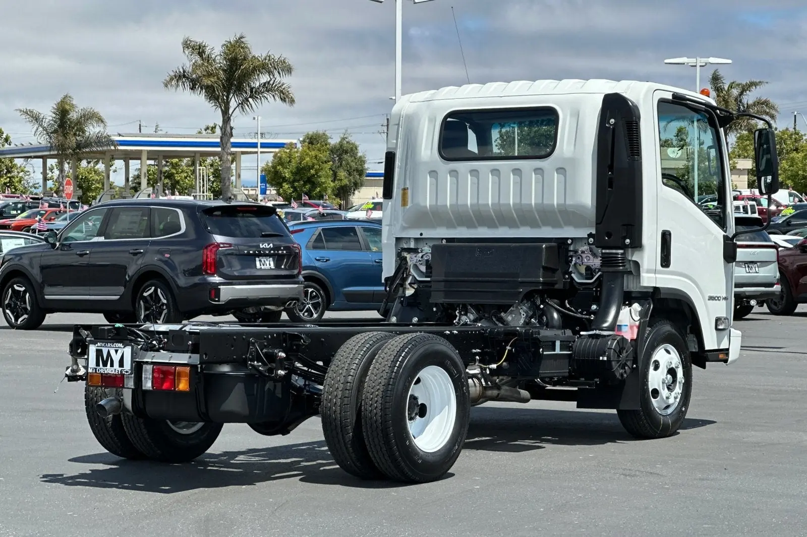 2026 Chevrolet Low Cab Forward 3500 Gas 109" WB Regular Cab photo 4