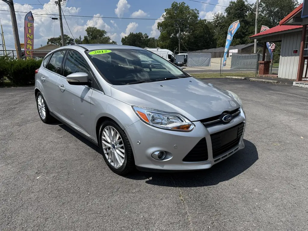 2012 Ford Focus SEL Hatchback 5-Door photo 4