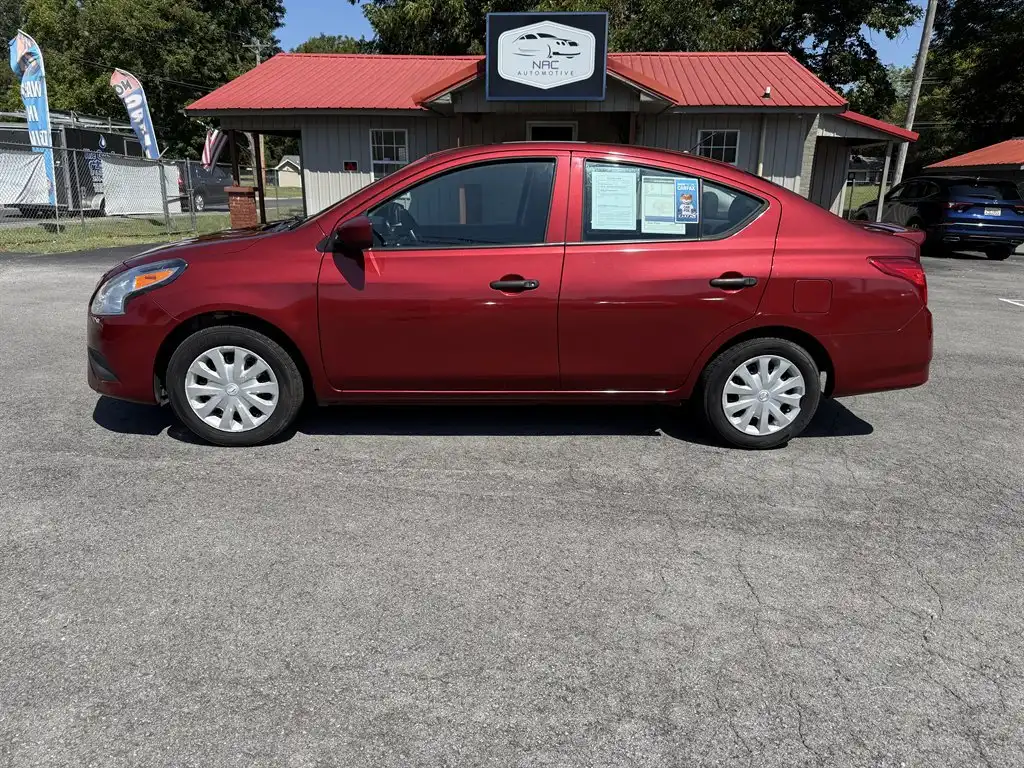 2016 Nissan Versa 1.6 S Plus CVT's photo