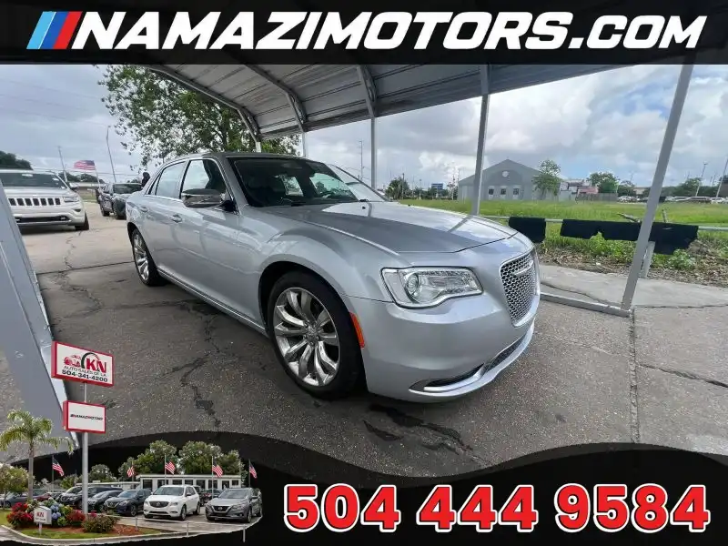 2020 Chrysler 300 Touring L's photo