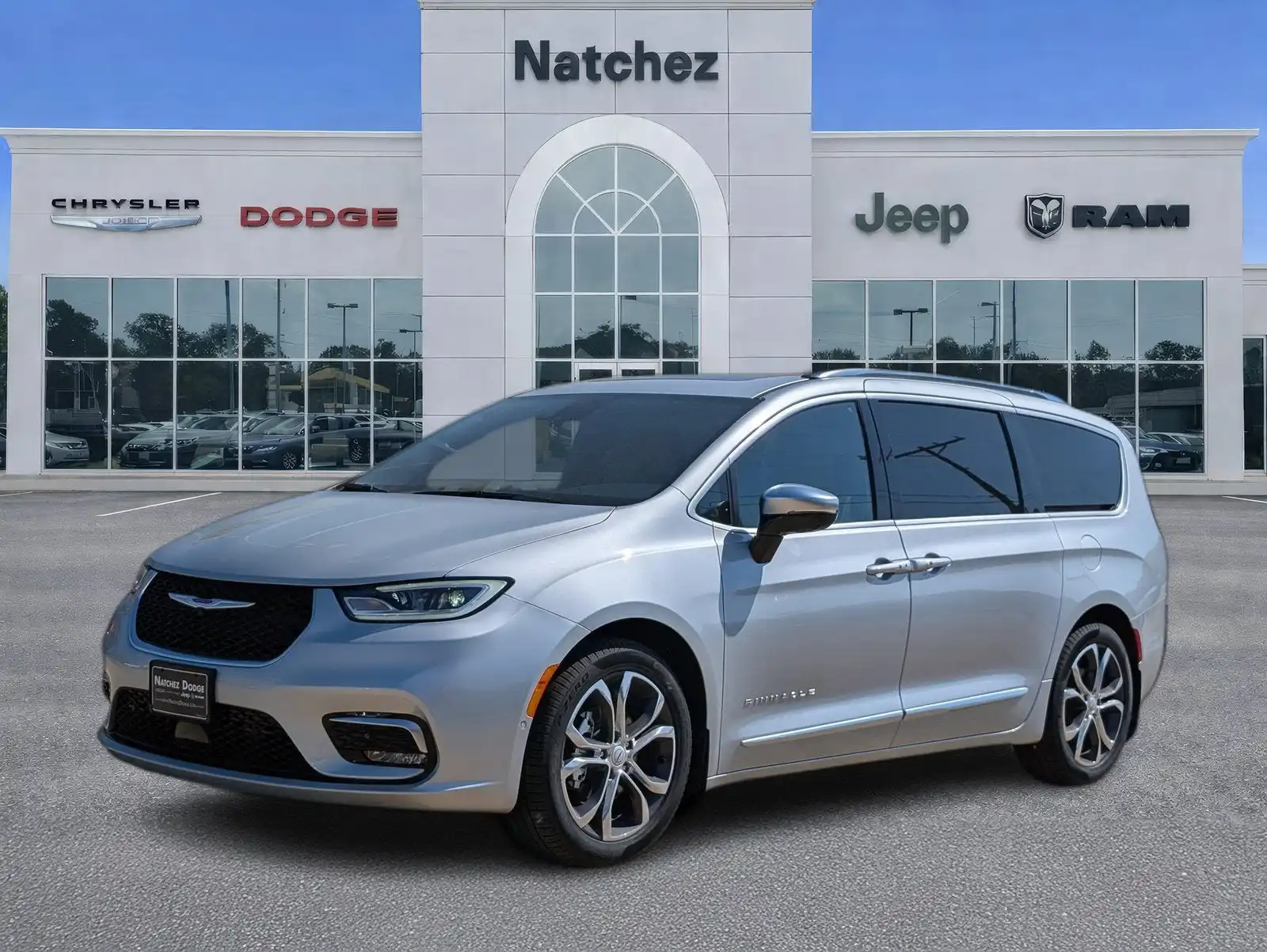 2026 Chrysler Pacifica Pinnacle's photo