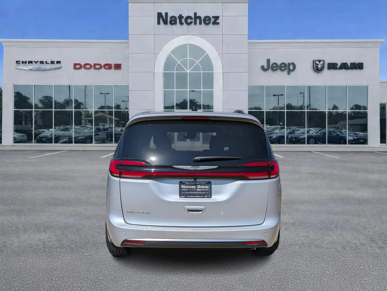 2026 Chrysler Pacifica Pinnacle photo 5