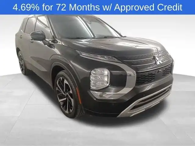 2023 Mitsubishi Outlander SEL 2WD's photo