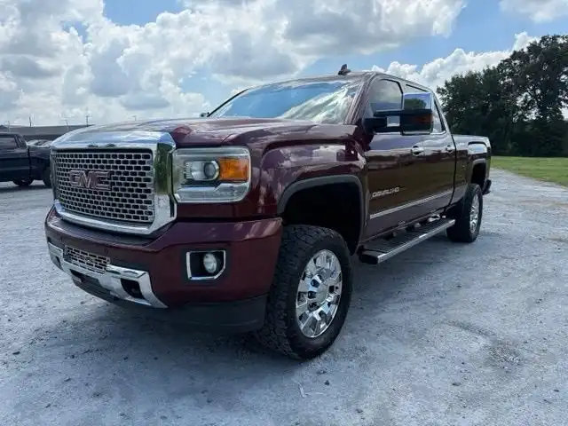 2016 GMC Sierra Denali 4WD Crew Cab Standard Box's photo