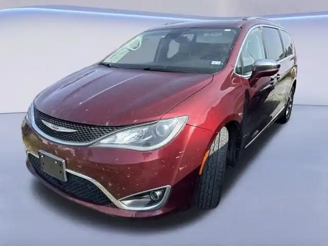 2020 Chrysler Pacifica Limited's photo