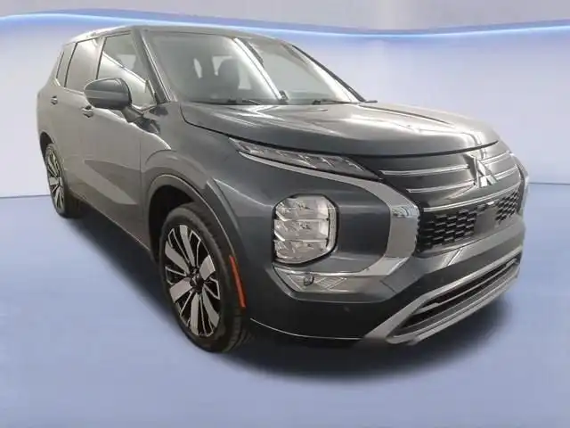 2025 Mitsubishi Outlander SE 2WD's photo