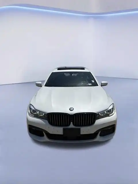 2017 BMW 7 Series 740i's photo