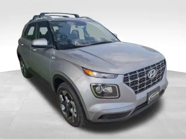 2026 Hyundai Venue SEL w/ 2-Tone Roof IVT's photo