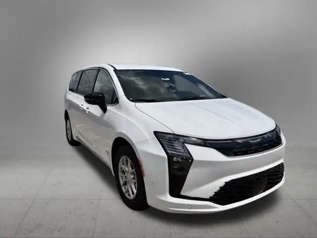 2027 Chrysler Pacifica Select's photo