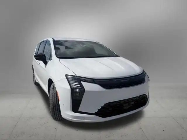 2027 Chrysler Pacifica Select's photo