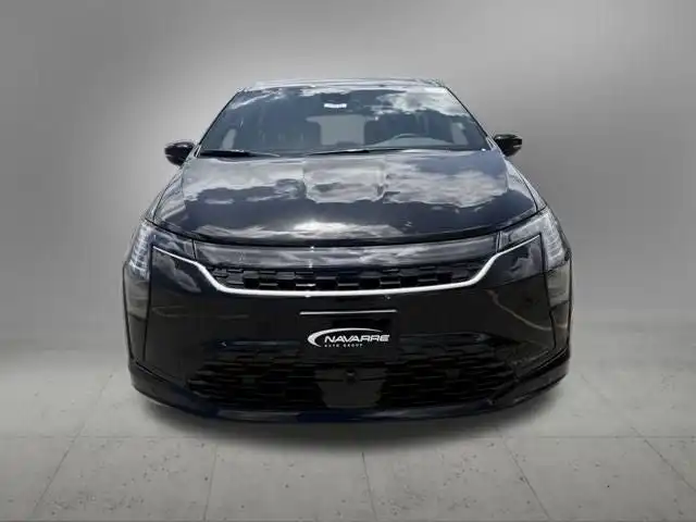 2027 Chrysler Pacifica Select's photo