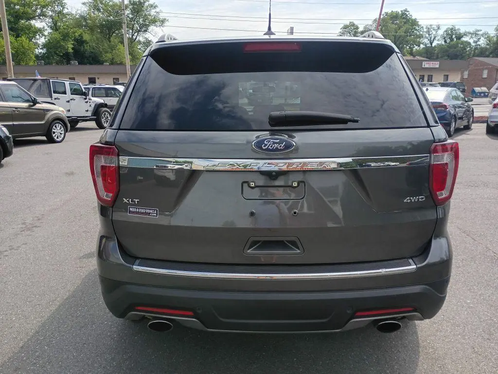 2018 Ford Explorer XLT 4WD photo 4